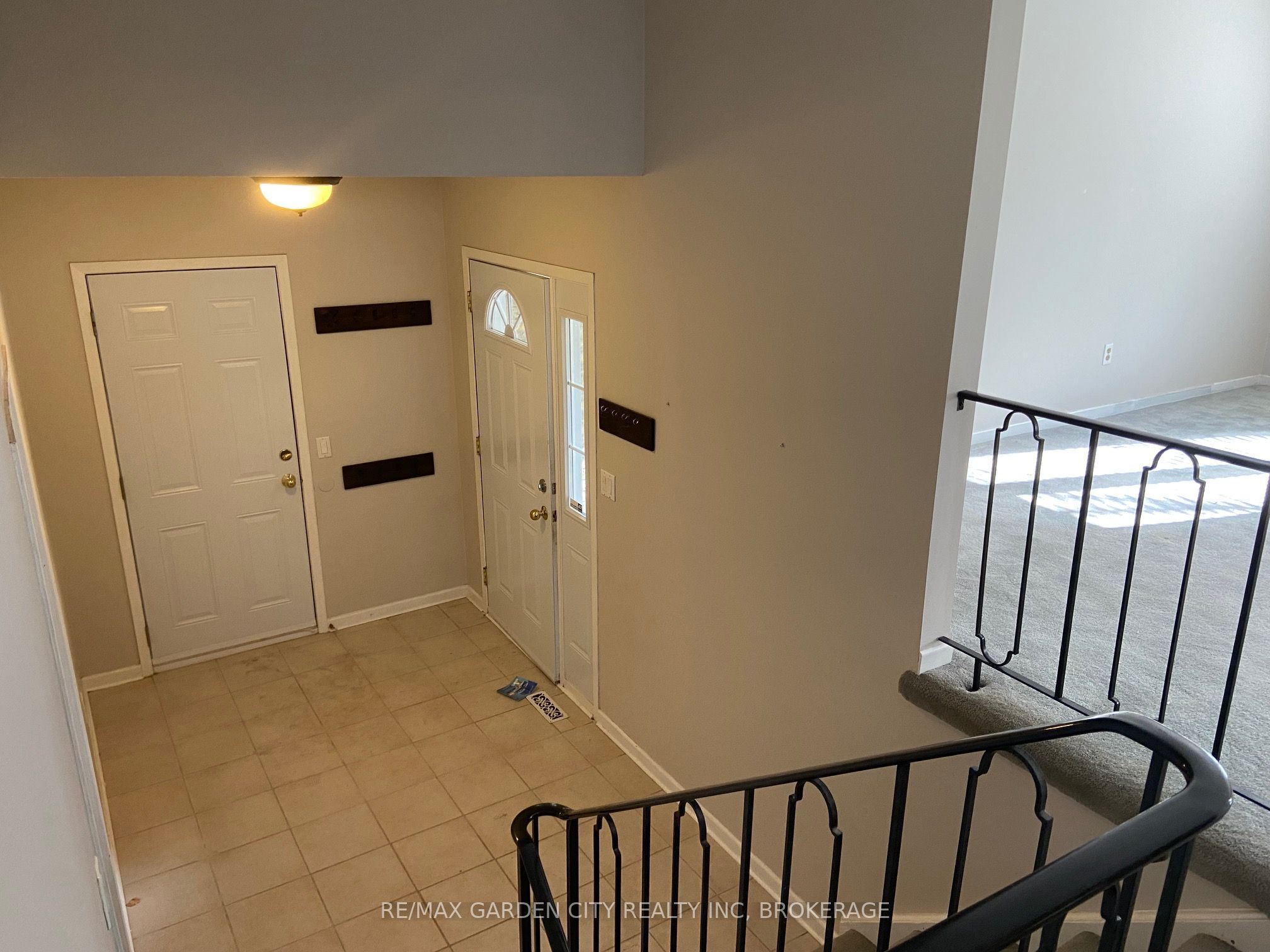 Unit Upper - 9 STONEGATE Drive, St. Catharines 2