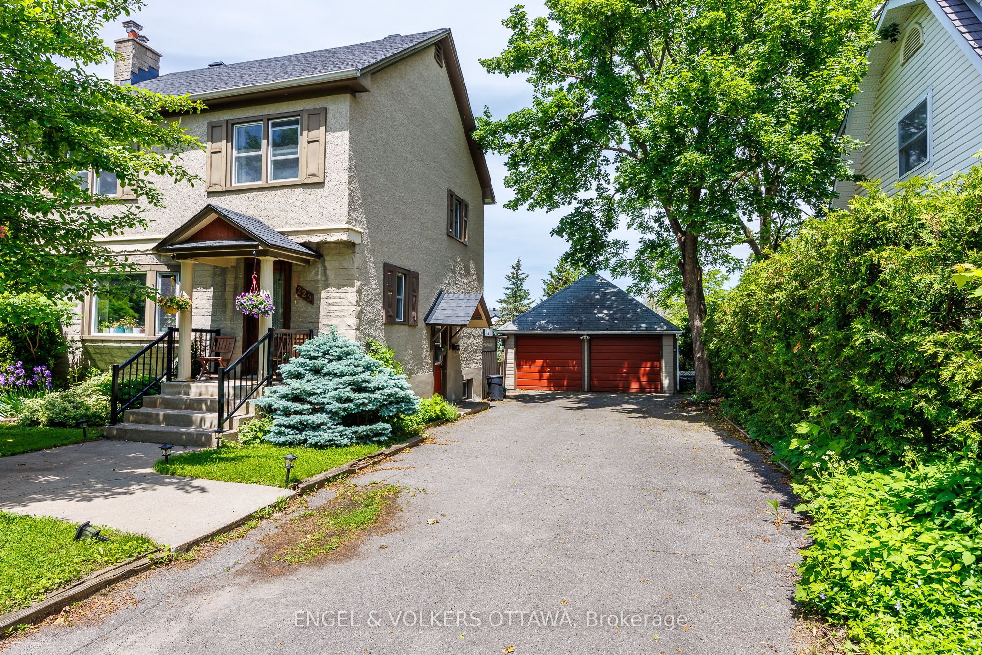 225 PLEASANT PARK Road, Ottawa 2