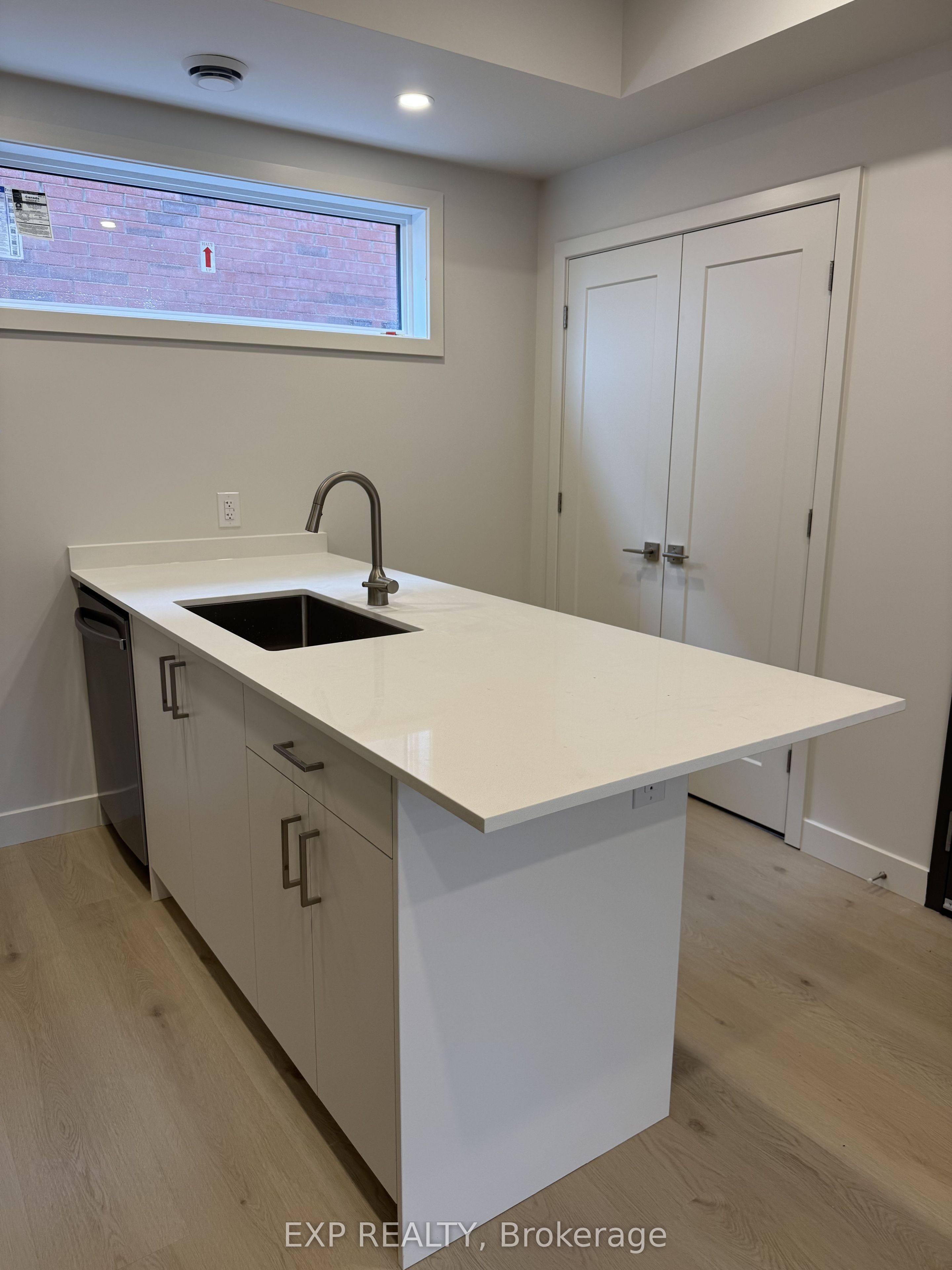 Unit 6 - 1301 Dorchester Avenue, Ottawa 4