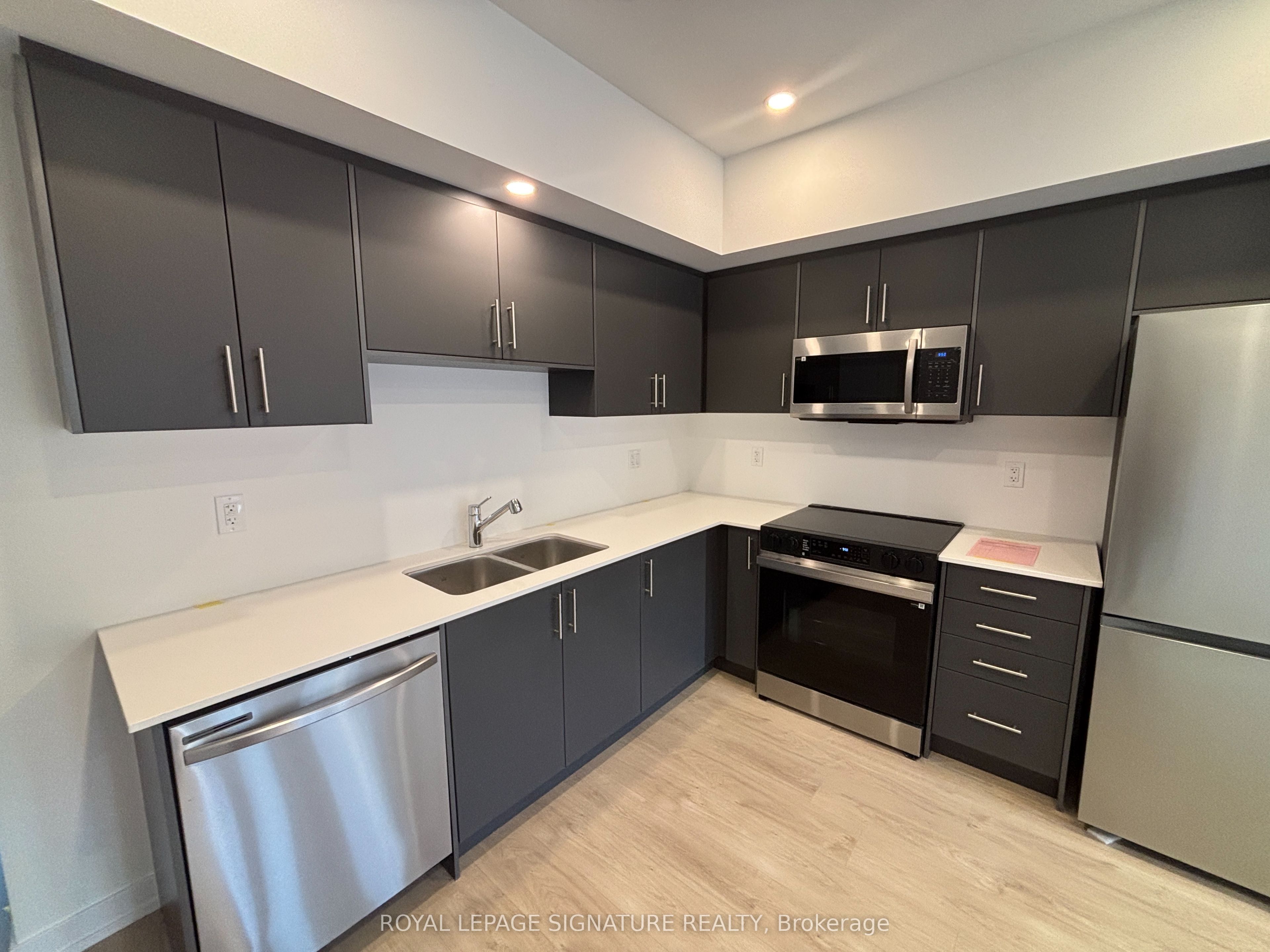 Unit 20 - 42 Lowes Road W, Guelph 4