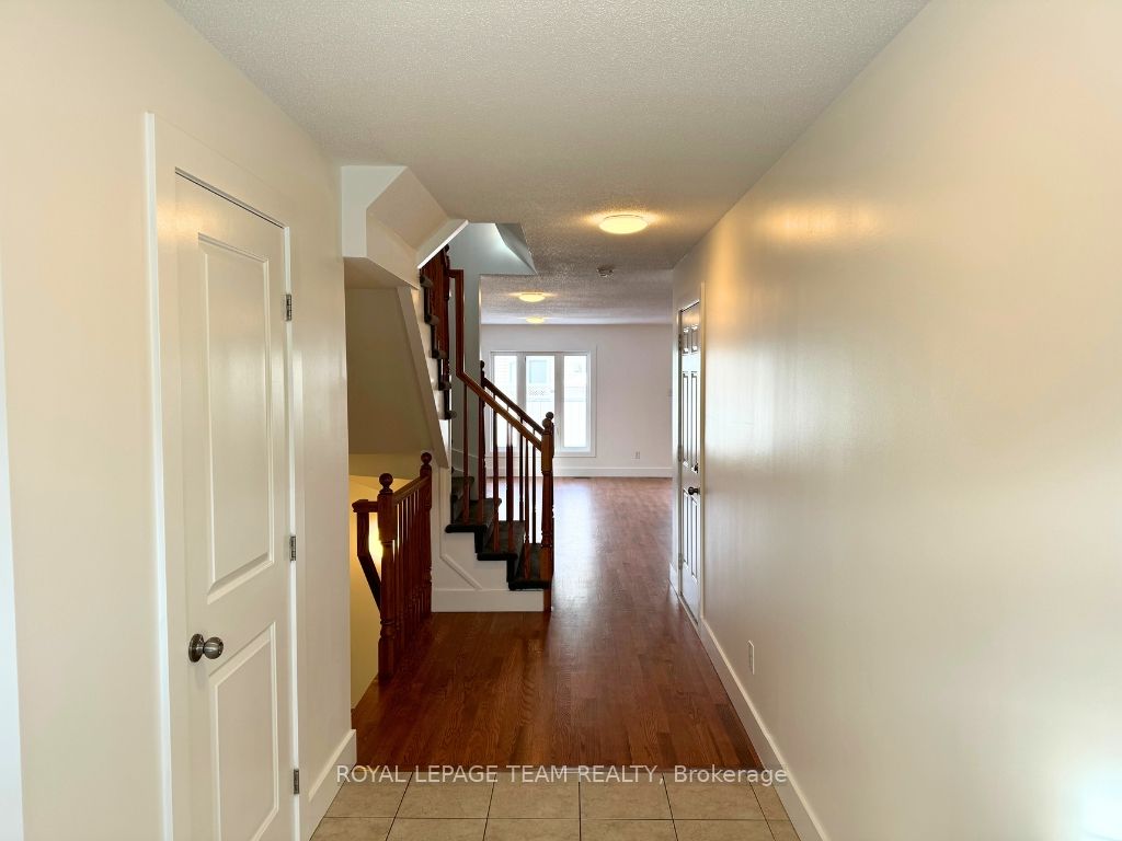 420 Haresfield Court, Orleans-Gloucester 3