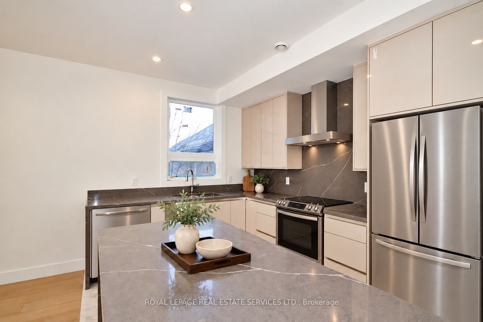 4B HURON Avenue N, Ottawa 2