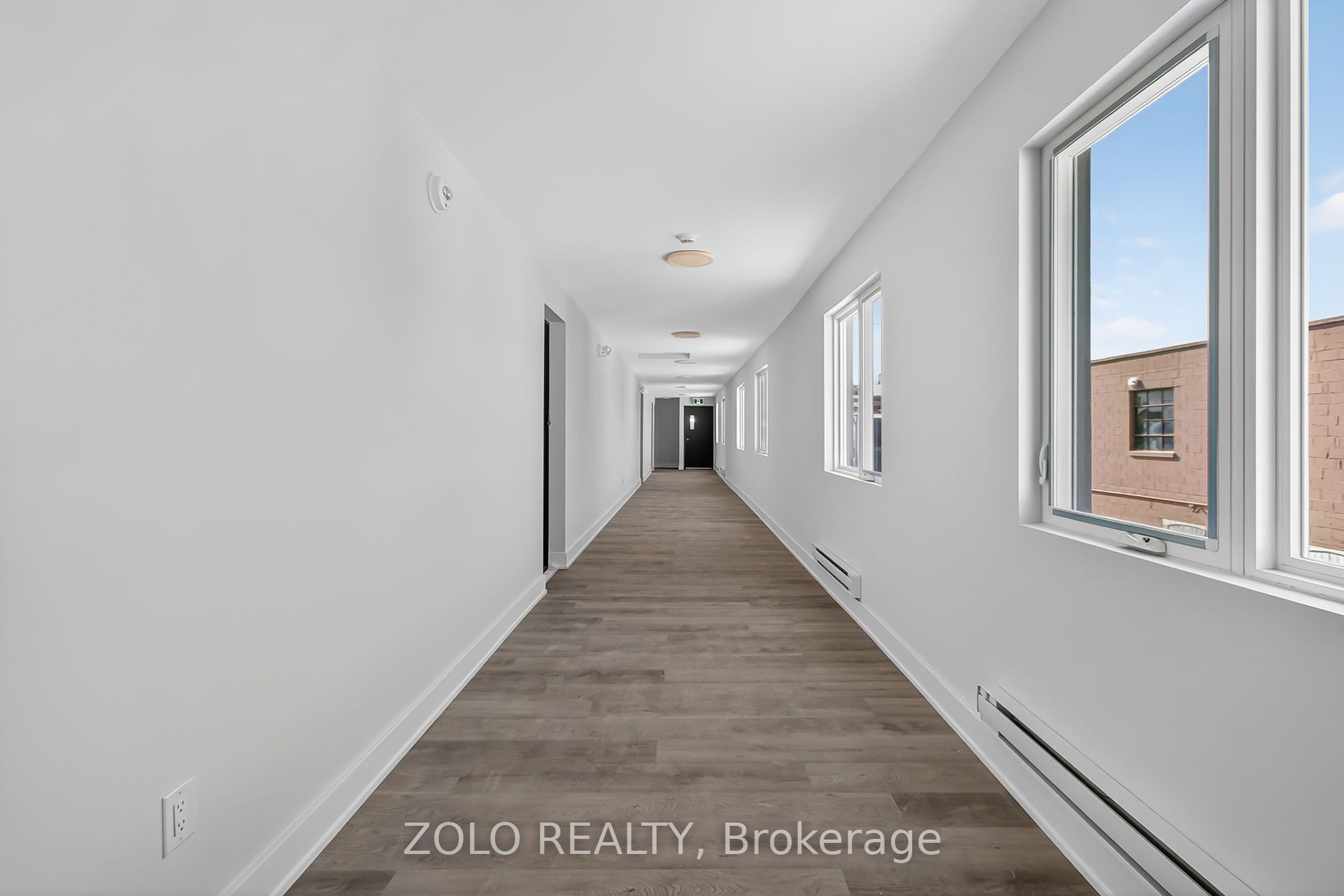 Unit Unit 8 - 206 Wellington Street, Chatham-Kent 2