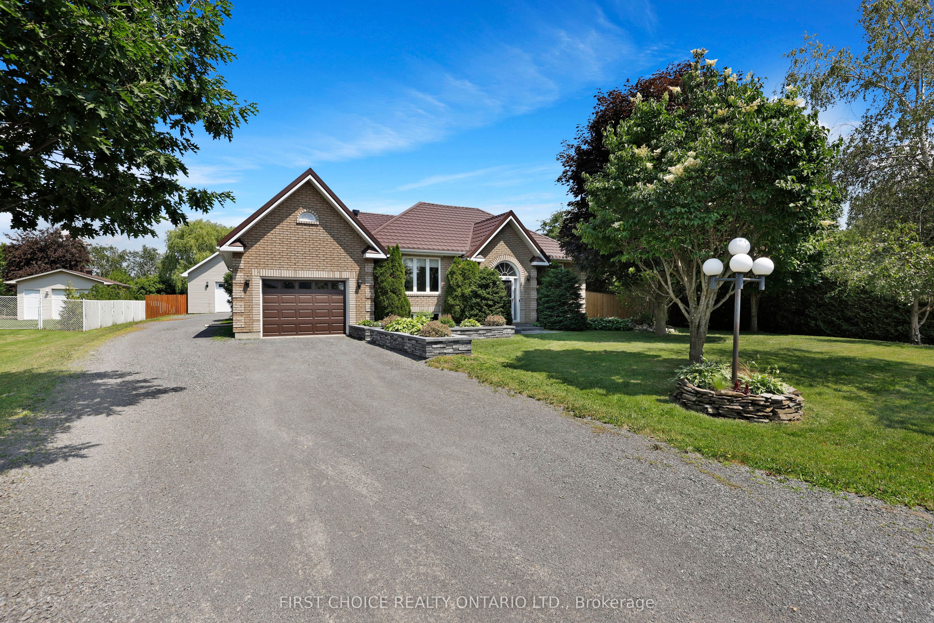 5857 Trudeau Avenue, Cumberland 2