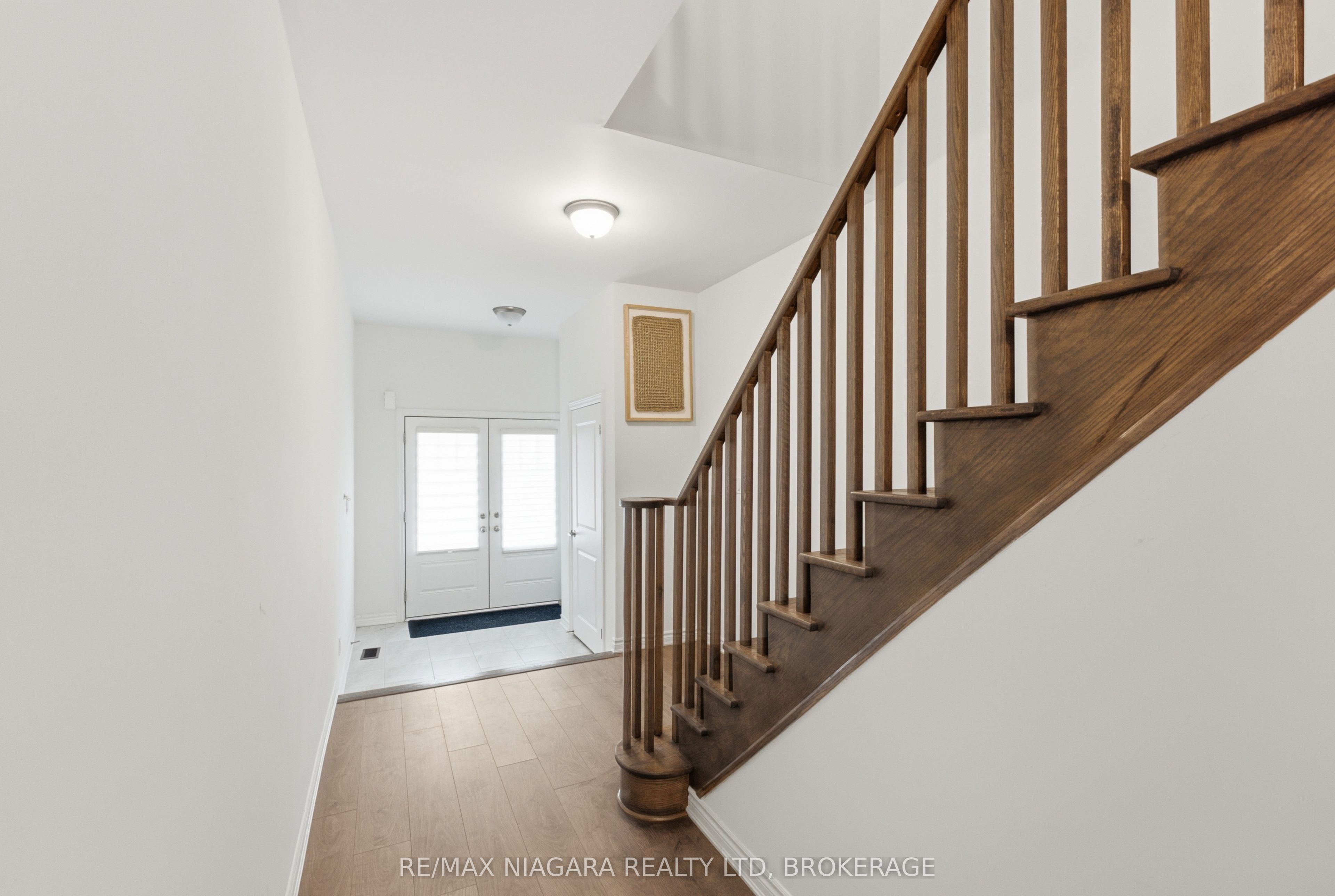 56 Sapphire Way, Thorold 5