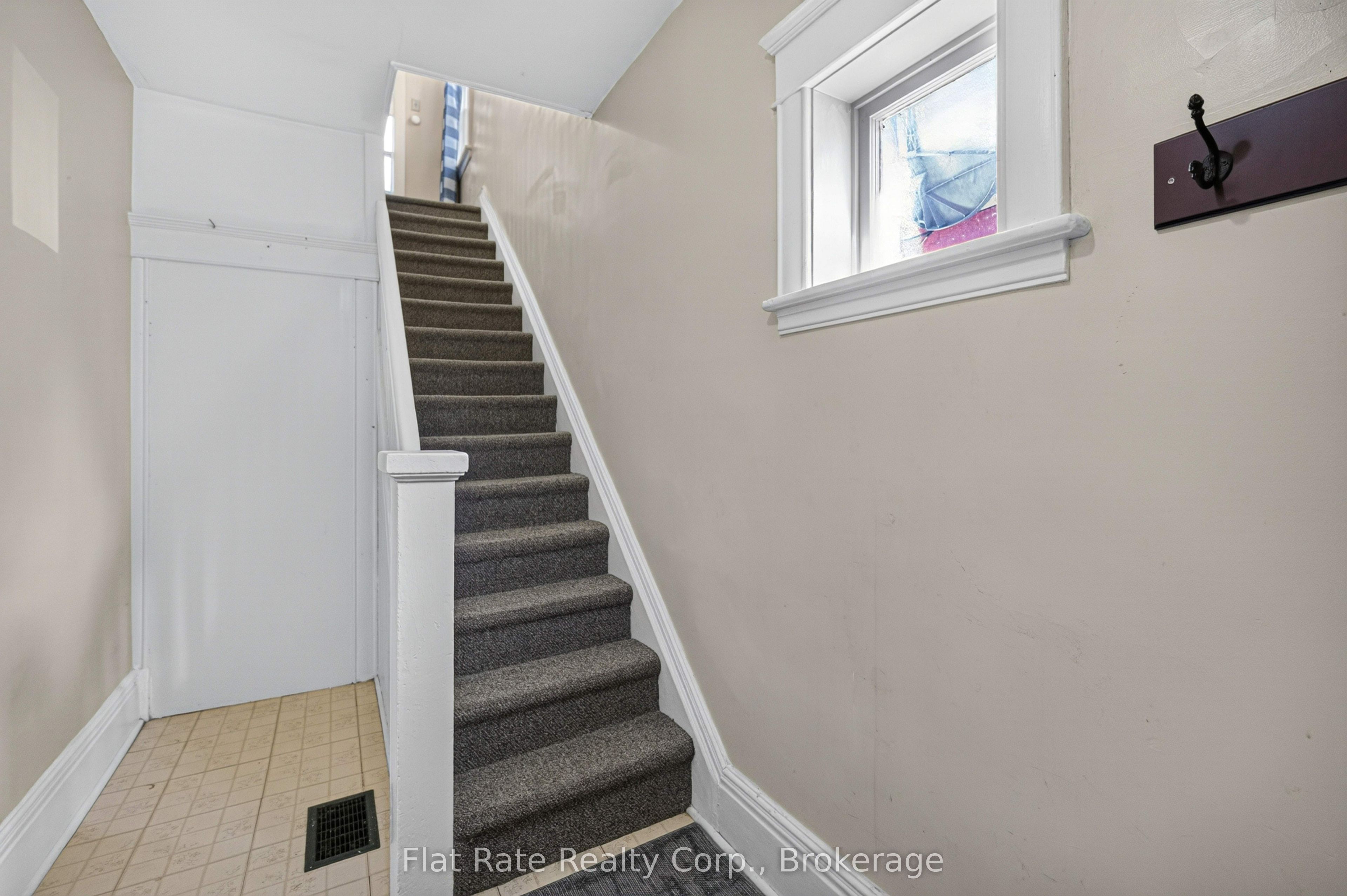 Unit 2ND FLOOR - 476 DONEGAL Street, Peterborough 4