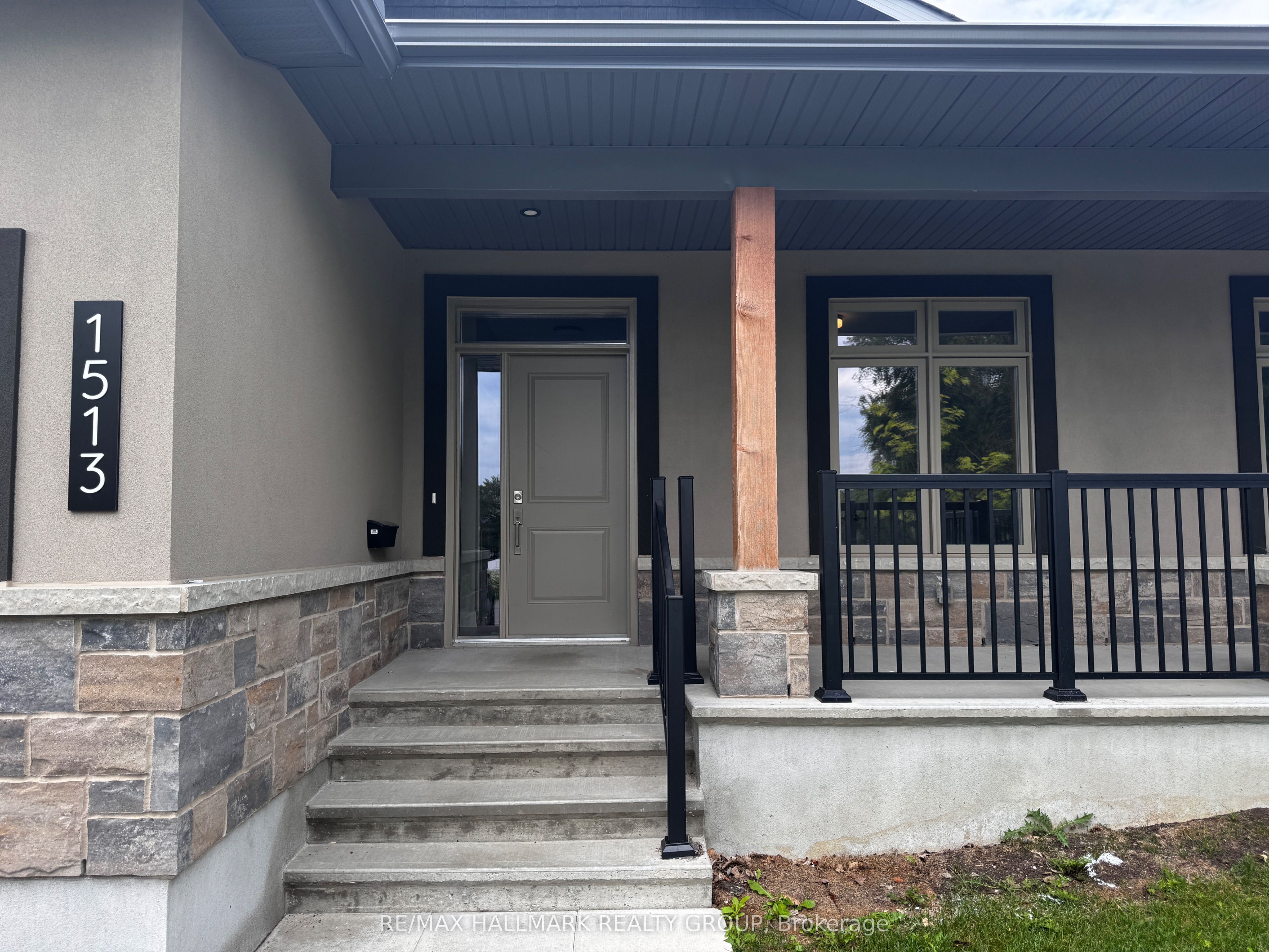 1513 FLANDERS Road, Brockville 2