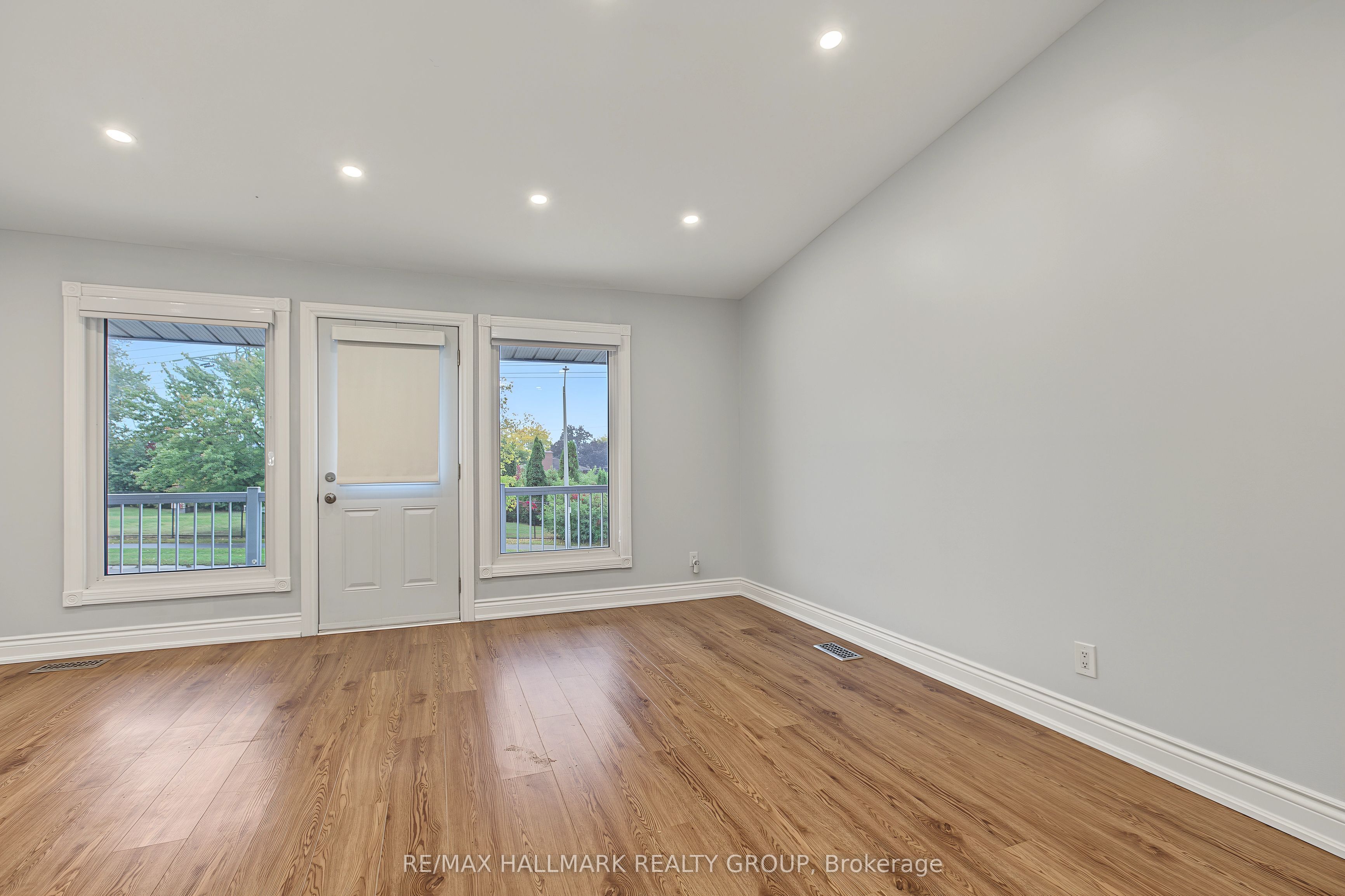 Unit Unit A (upper unit) - 1135 Maitland Avenue, Ottawa 4