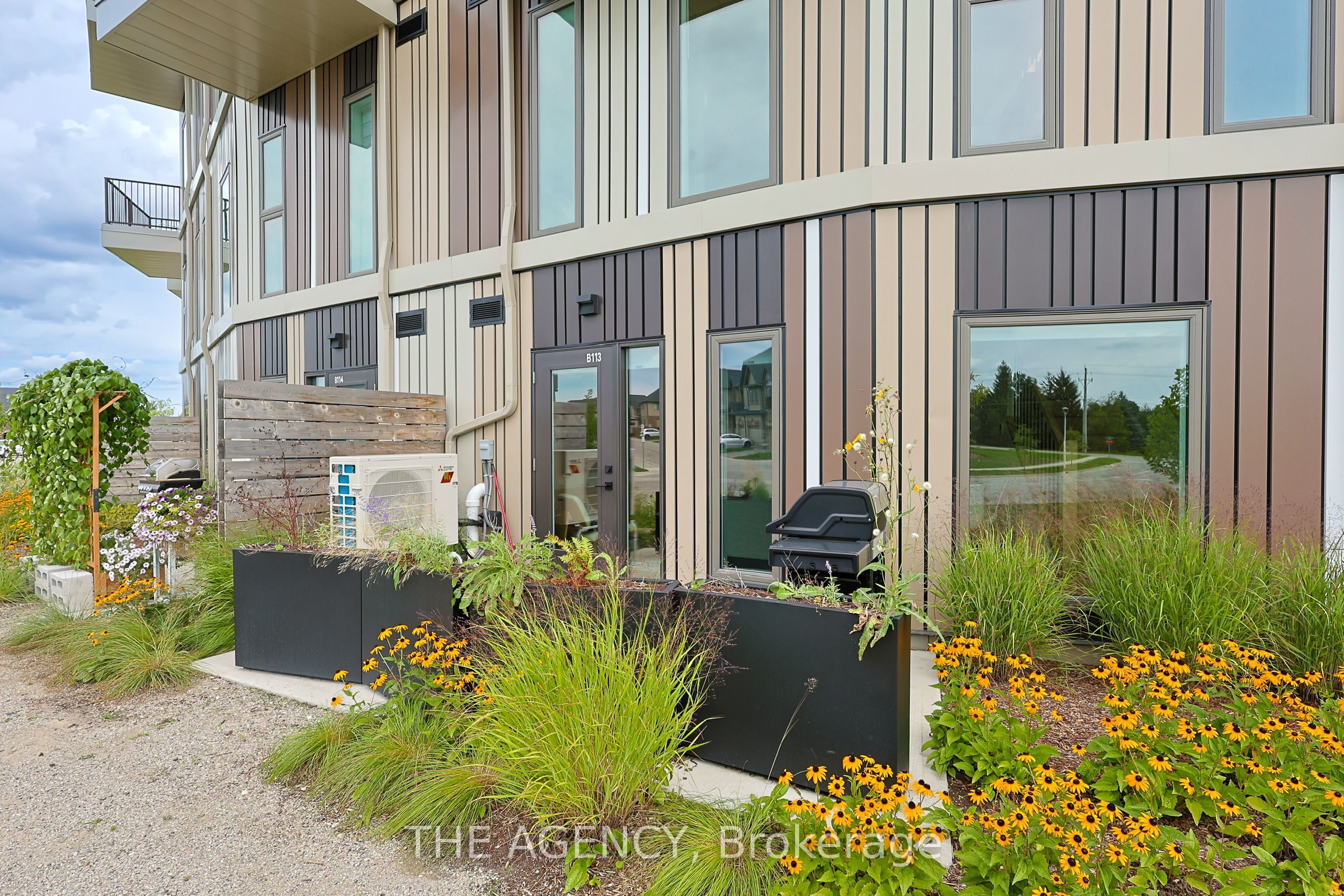 Unit B113 - 2082 Lumen Drive, London 3