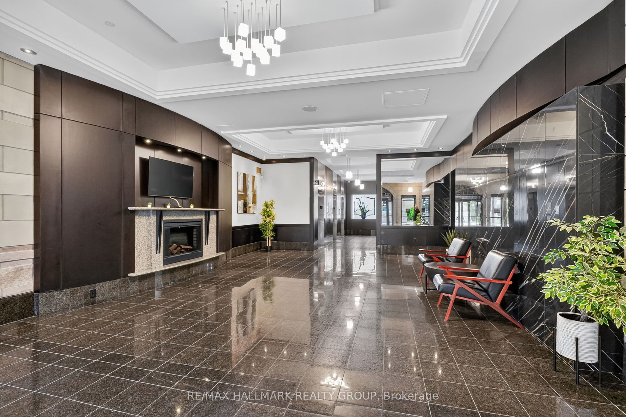 Unit 807 - 435 Albert Street, Ottawa 4