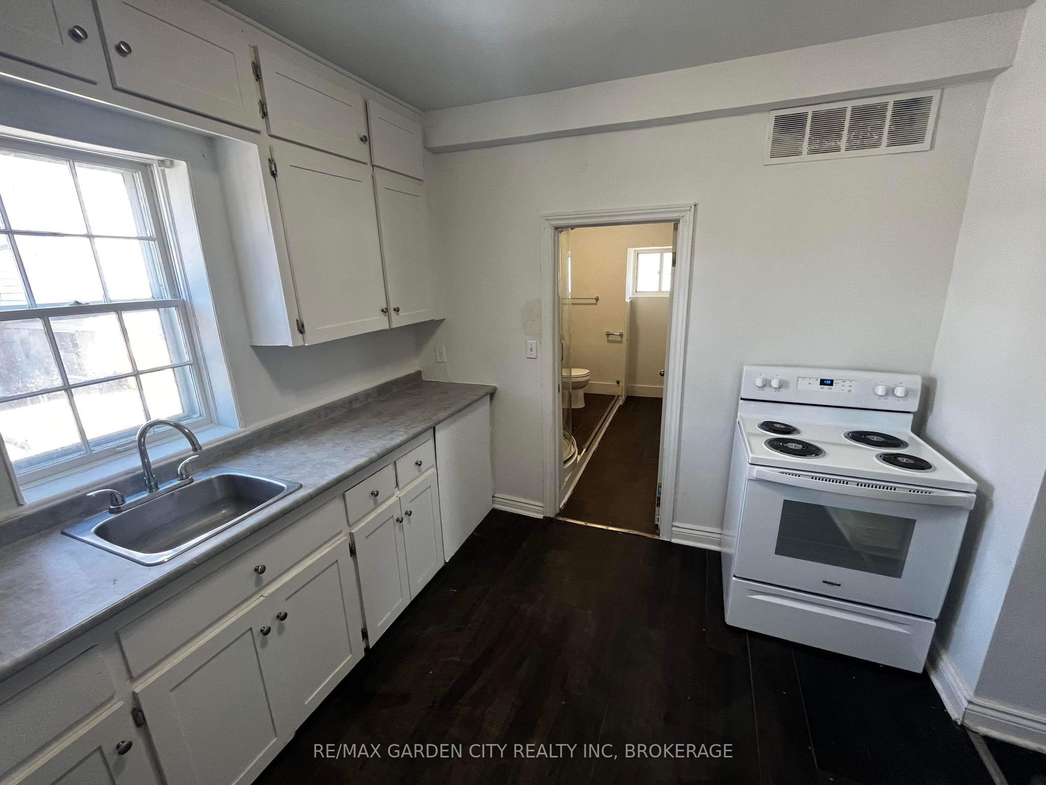 Unit 1 - 29 Rykert Street, St. Catharines 5