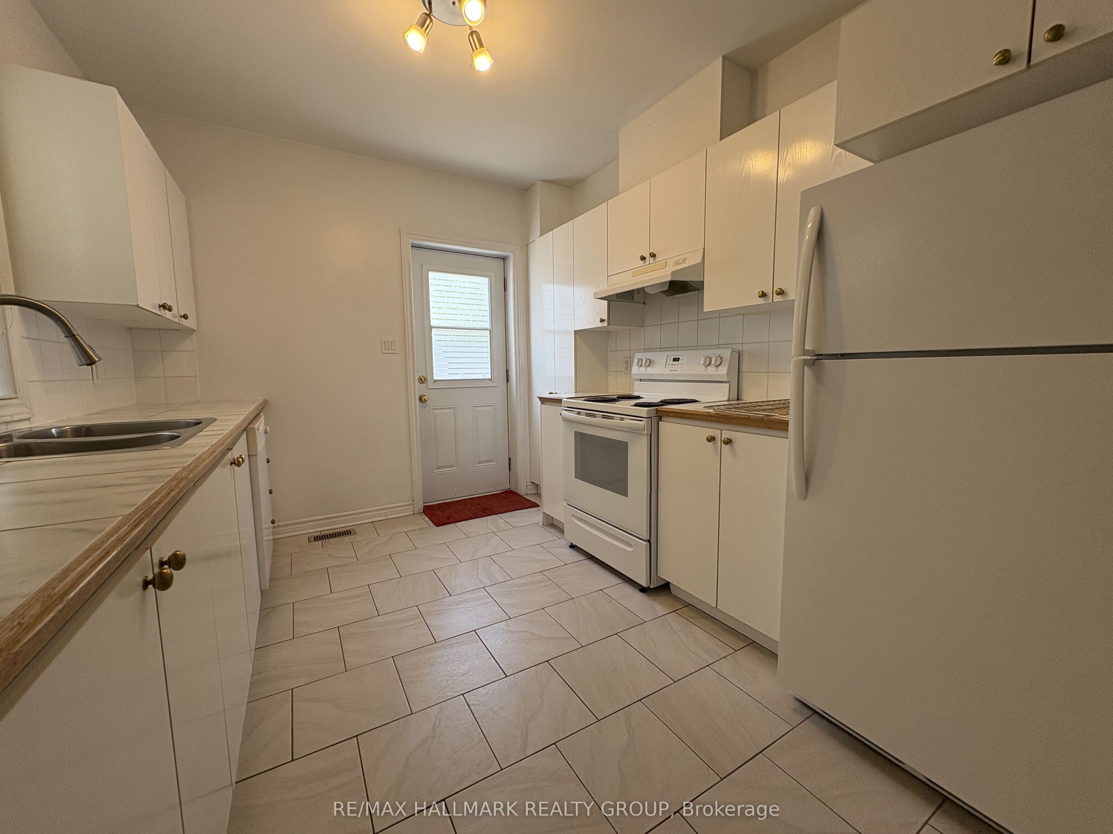 230 Cumberland Street, Ottawa 4