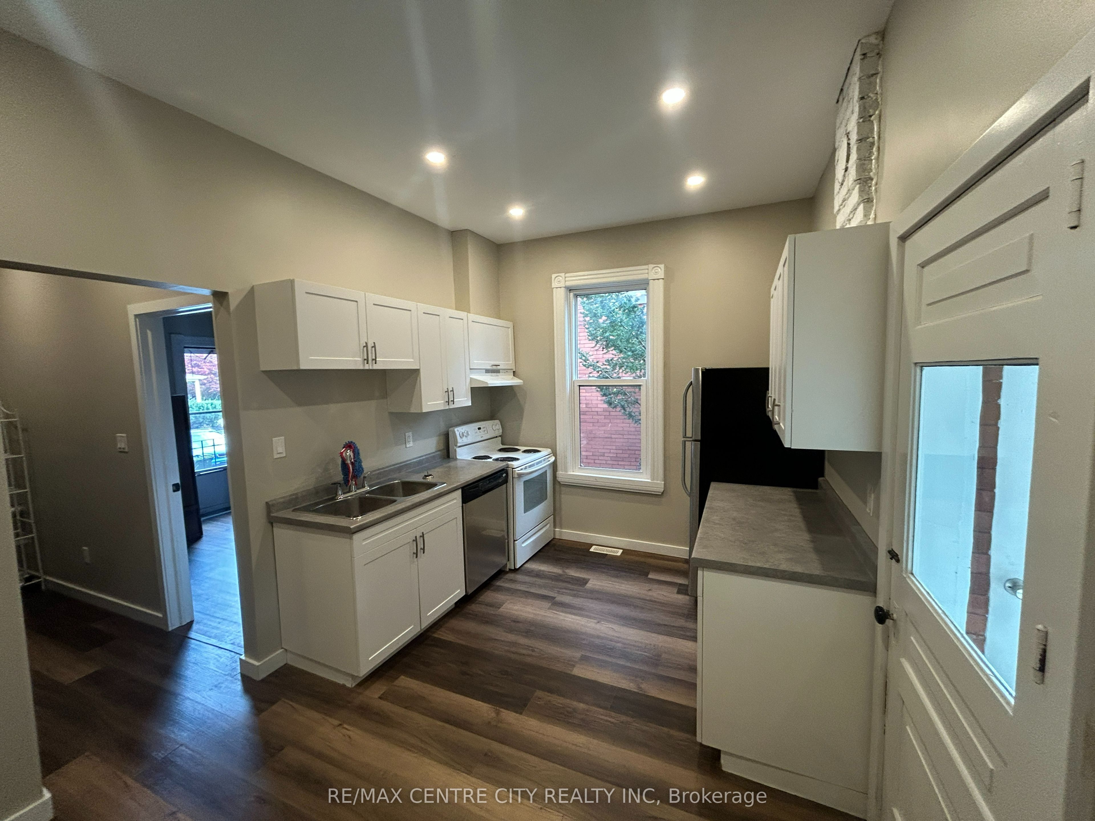 40 Queen Street, St. Thomas 5