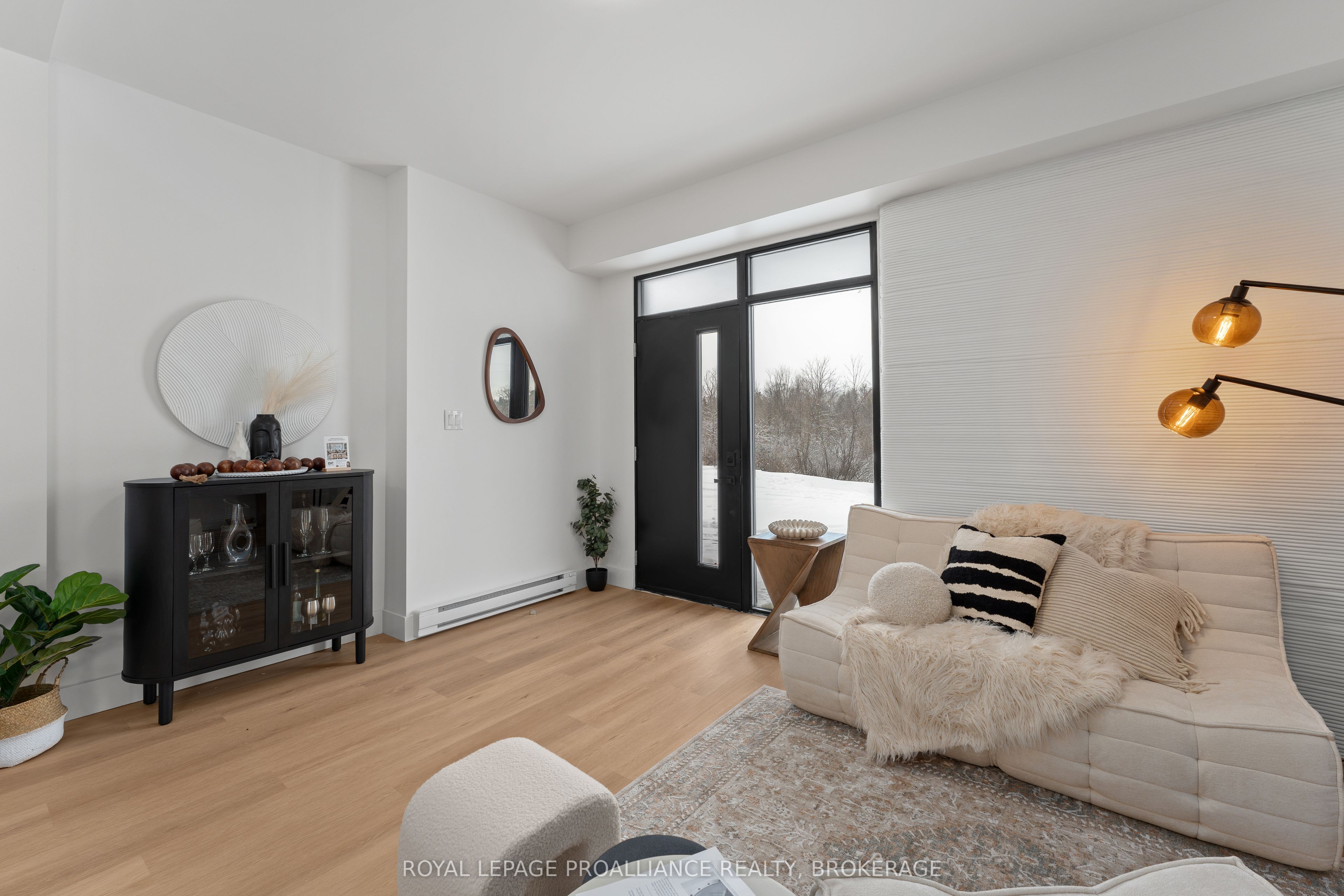 Unit 103 - 425 Fourth Street, Gananoque 2