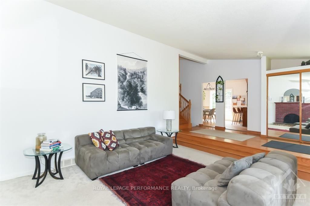 85 CROWNHILL Street, Orleans-Gloucester 4