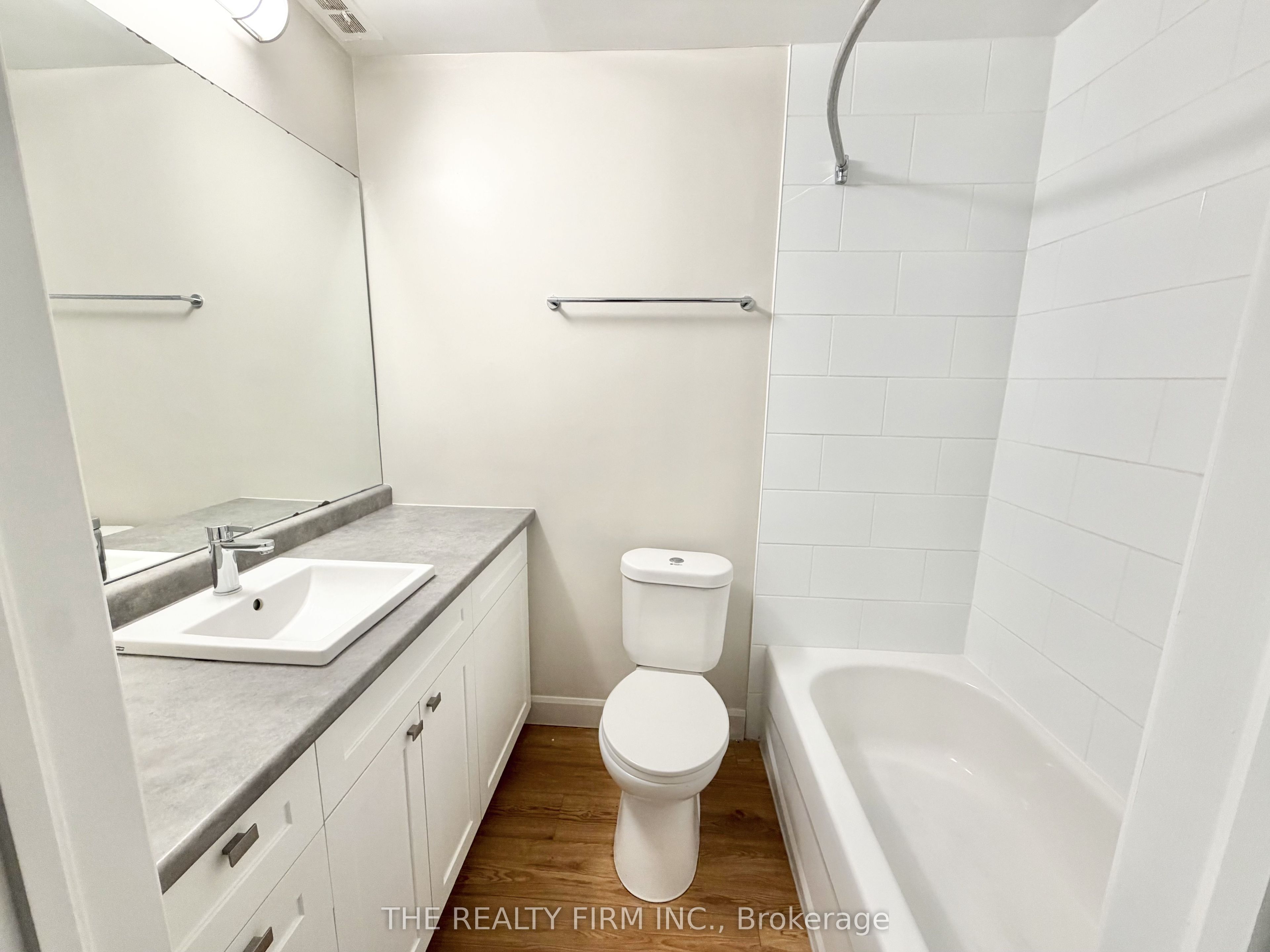 Unit 214 - 55 BEECHWOOD Place, London 4