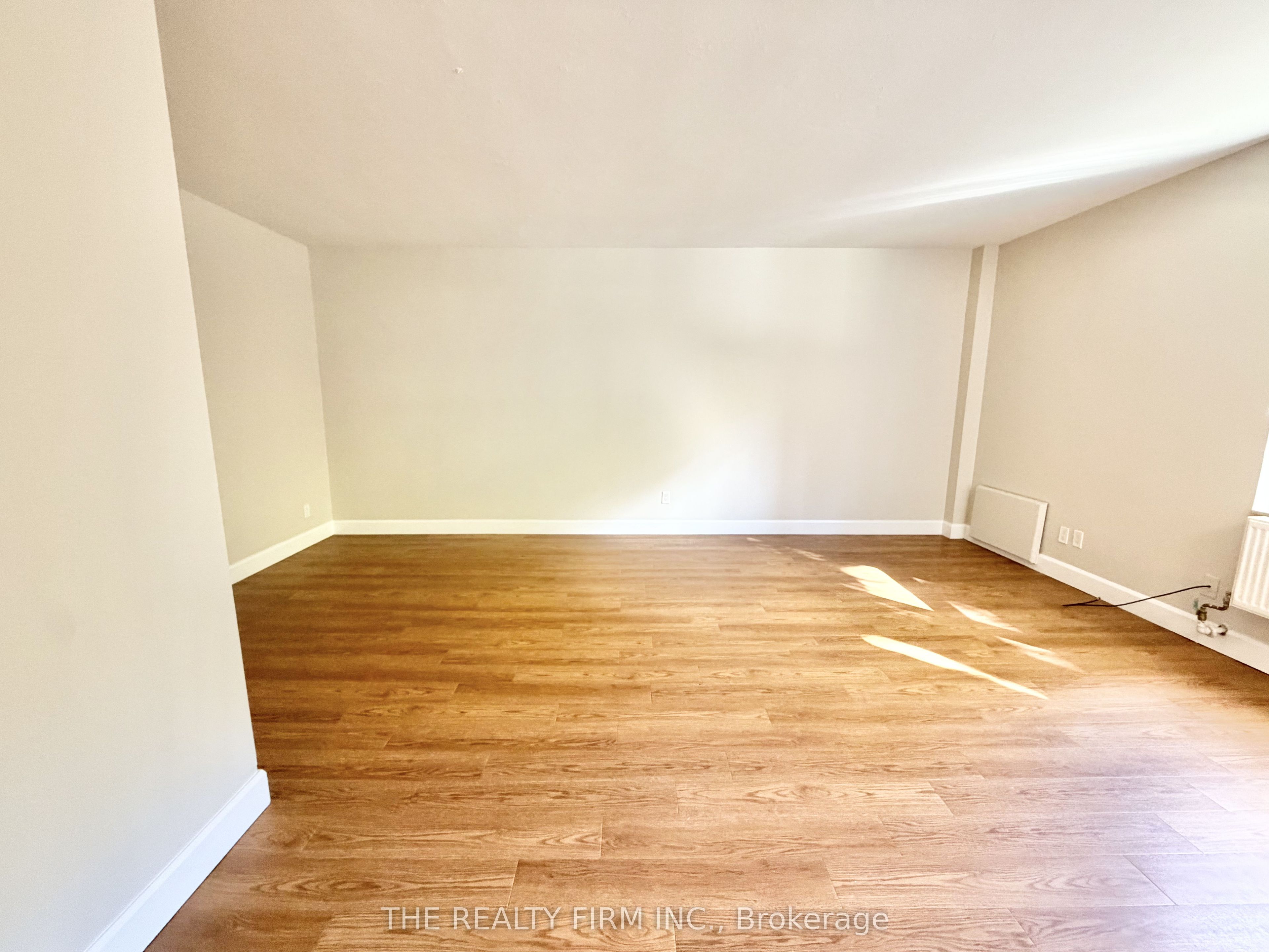 Unit 105 - 10 BEECHWOOD Place, London 4