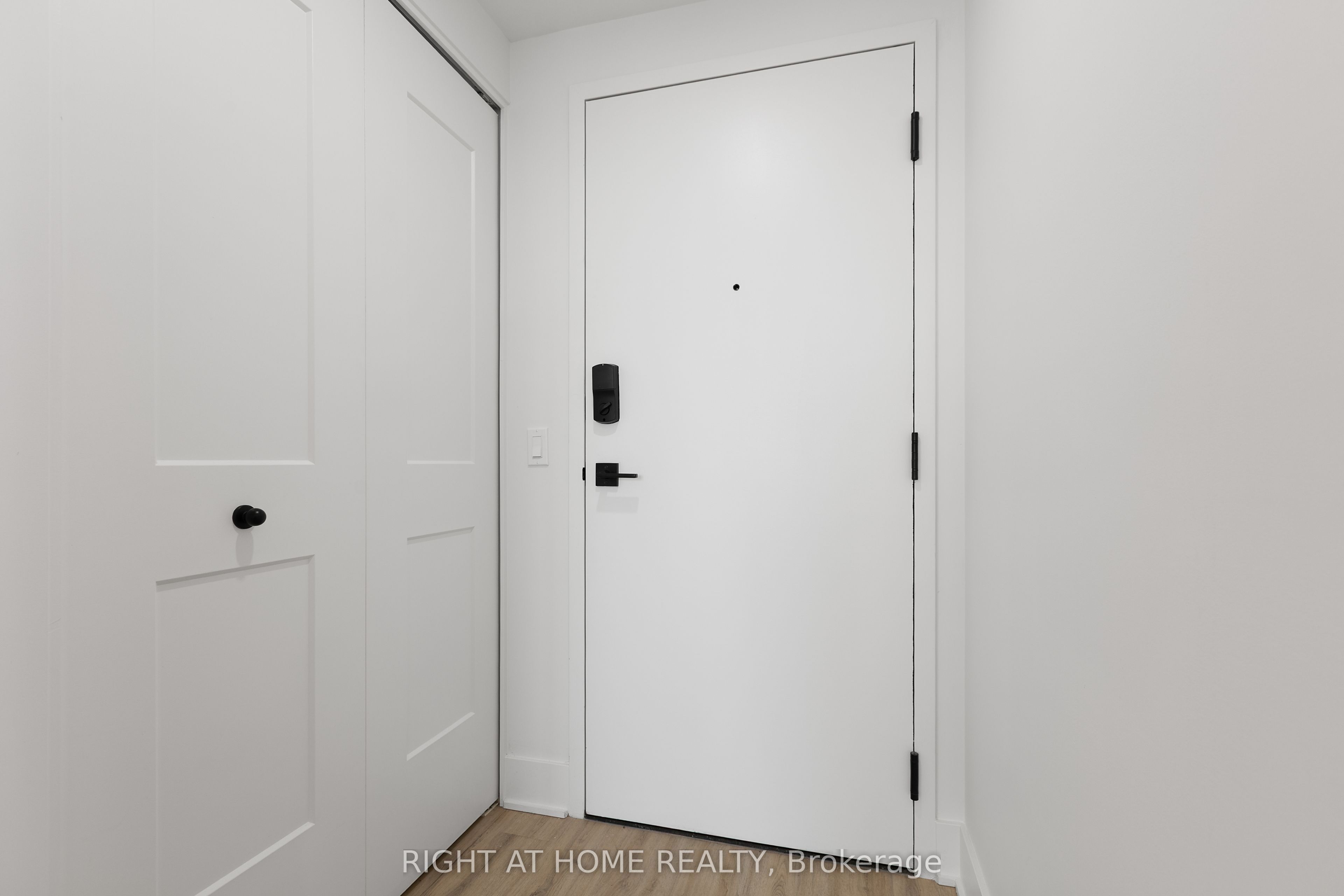 Unit 105 - 377 Winona Avenue, Ottawa 3