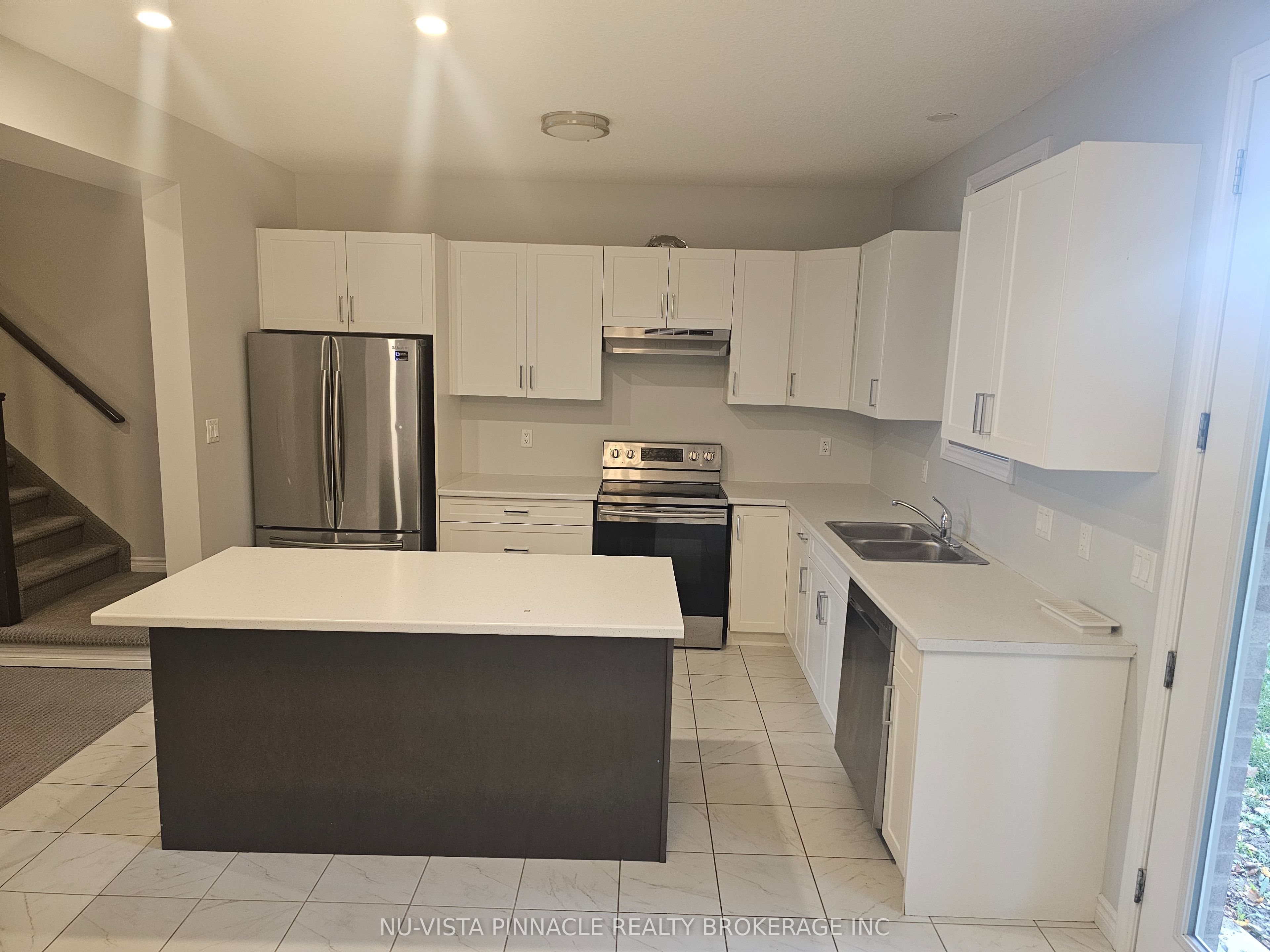 2039 Cedarpark Drive, London 4