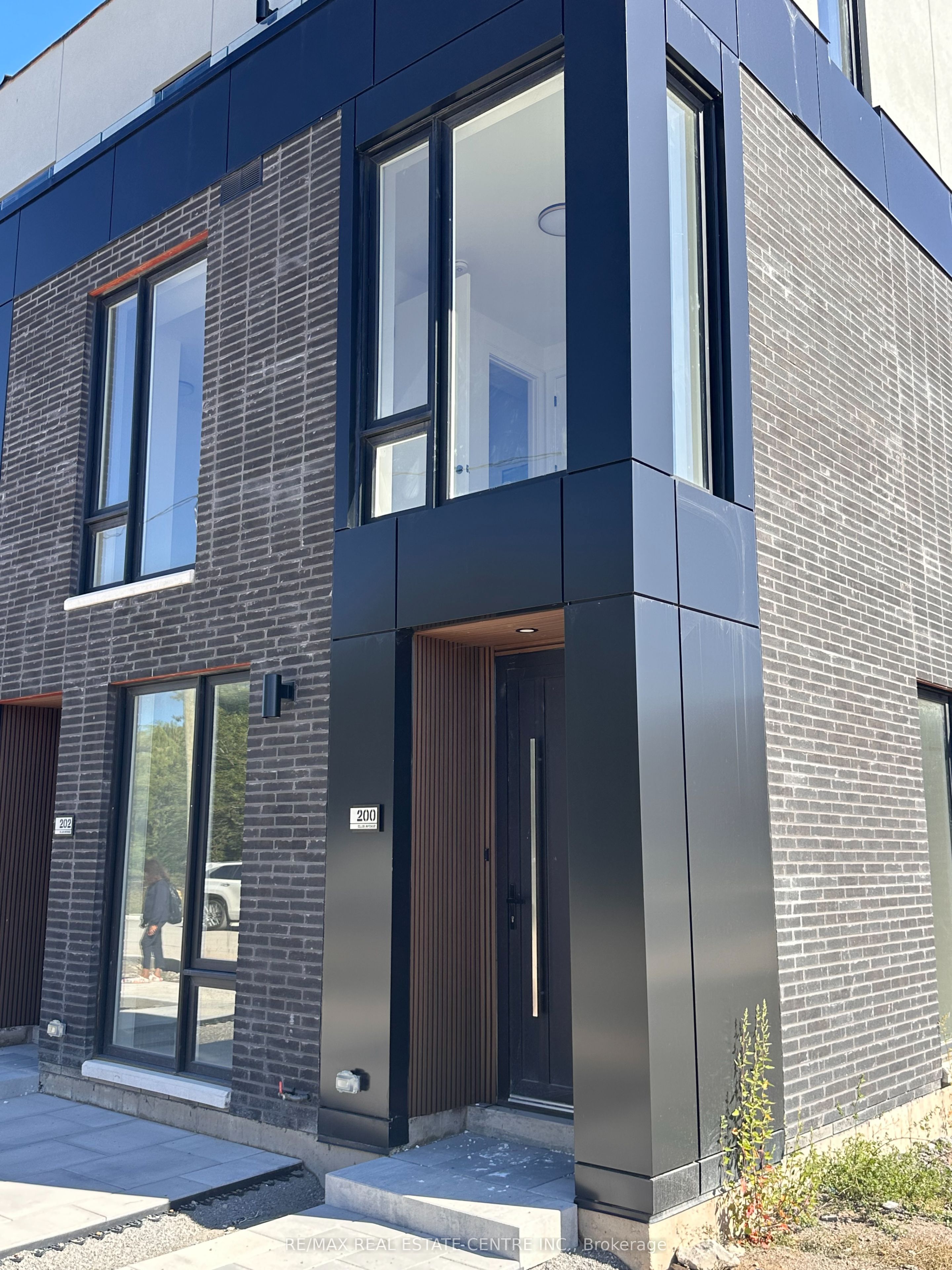 200 Ellis Avenue, St. Catharines 2
