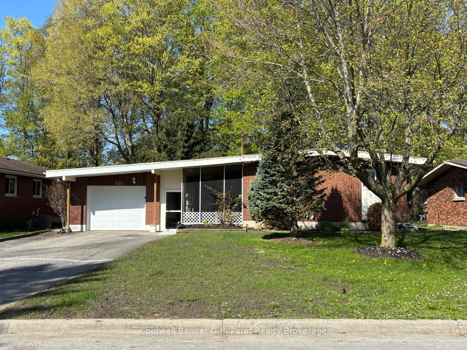105 Queen Street, Tillsonburg 1