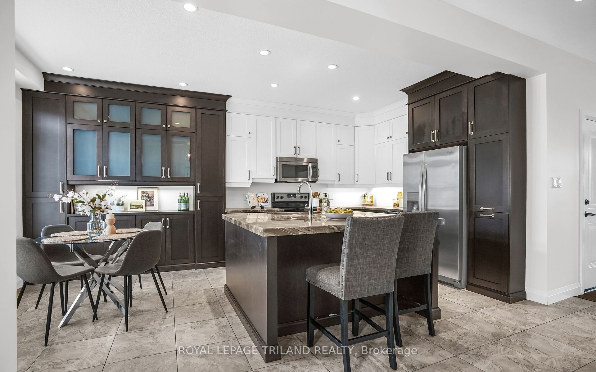 303 Callaway Road, London 5
