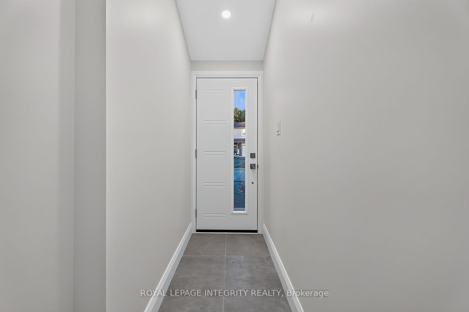 Unit C - 775 Kingfisher Crescent, Cumberland 5