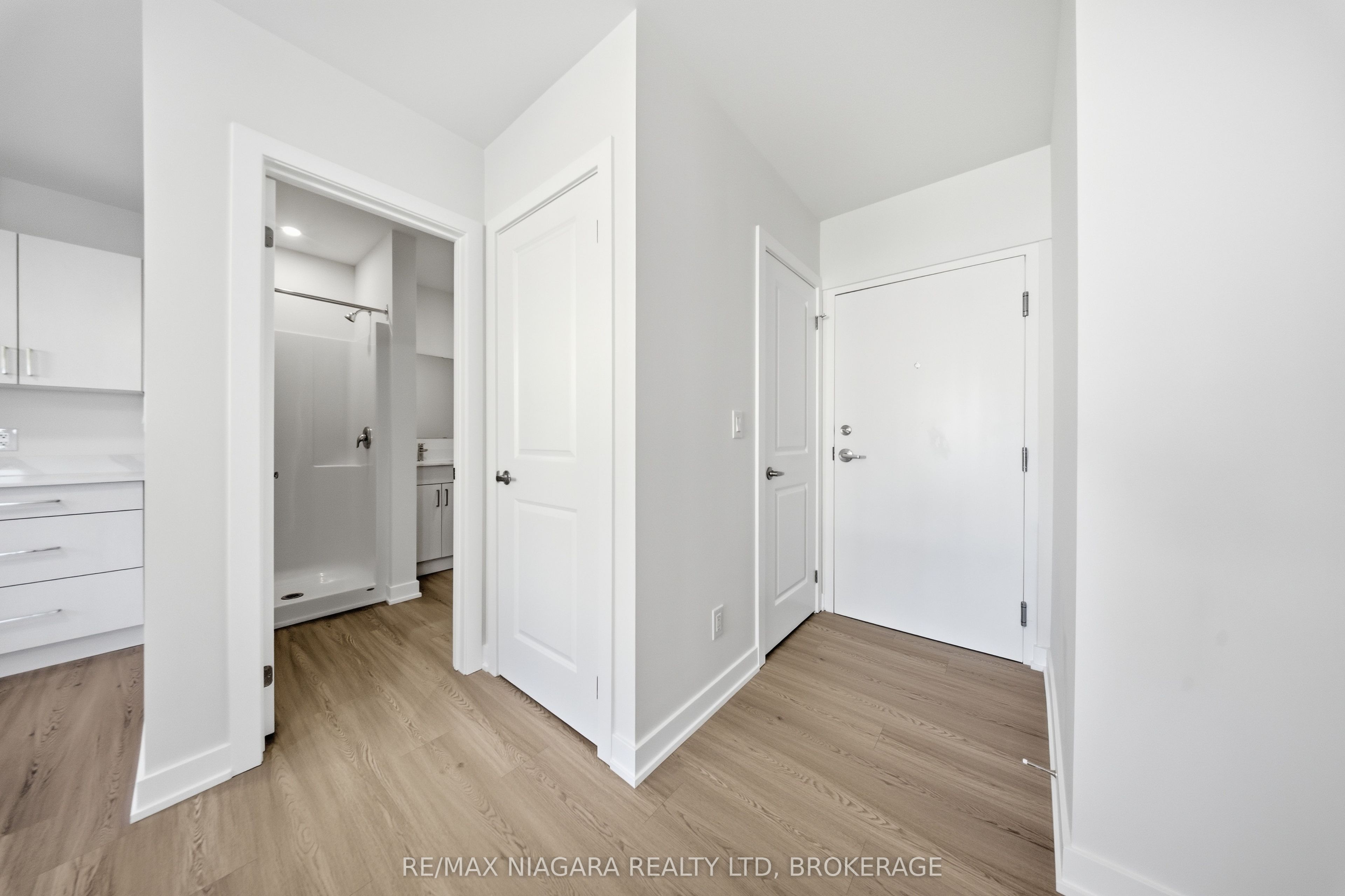 Unit 104 - 140 Church Street, St. Catharines 4